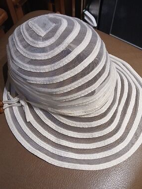 Cruise Club Women's White Layered Sun Hat